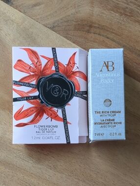Viktor & Rolf Flowerbomb Tiger Lily & Augustinus Bader The Rich Cream (boxed)